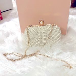 Pearl Clutch